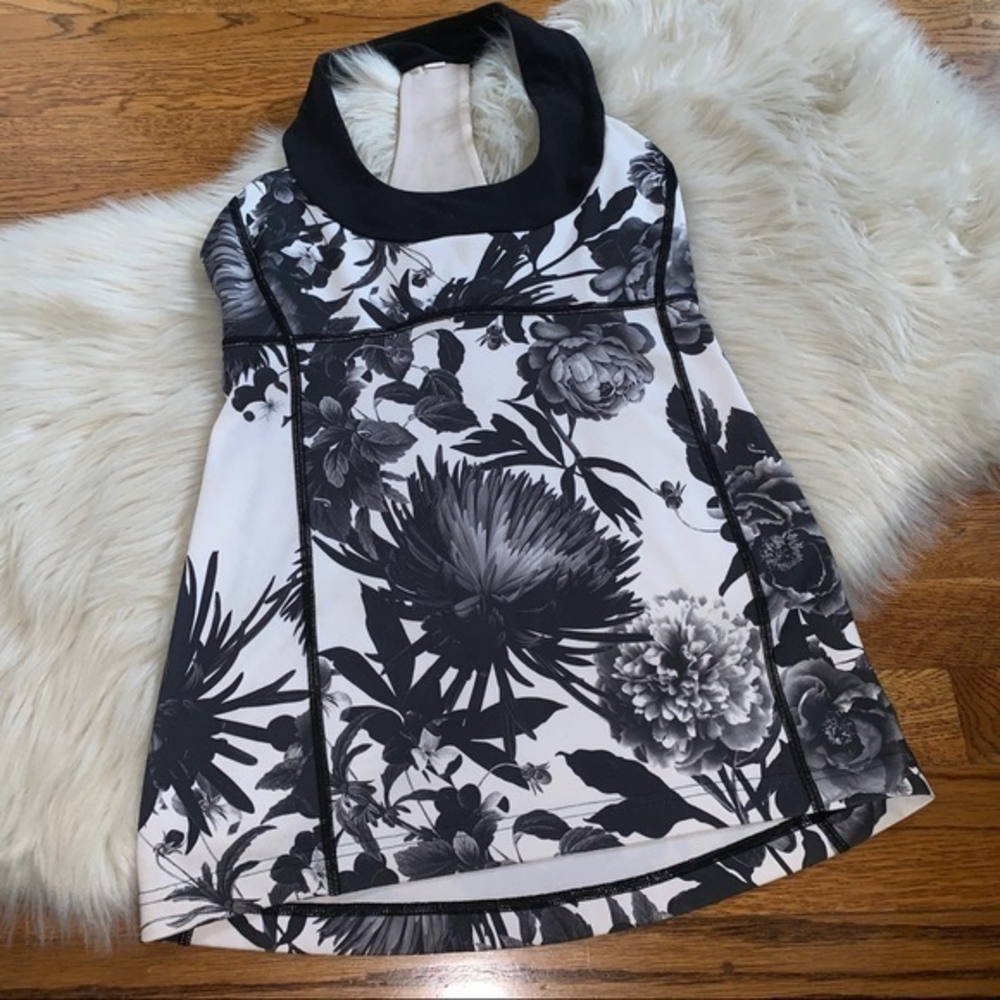 Lululemon Black White floral tank top‎ size 4